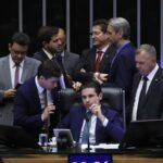 PEC da Blindagem Aprovada: Deputados Dificultam Processos Contra Parlamentares