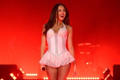 Olivia Rodrigo se manifesta sobre cancelamento de apresentação no programa de Jimmy Kimmel