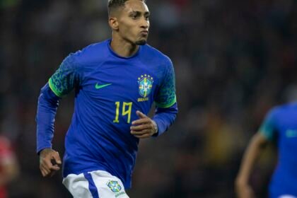 Seleção Brasileira se Despede da Torcida no Maracanã Contra o Chile