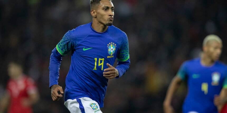 Seleção Brasileira se Despede da Torcida no Maracanã Contra o Chile