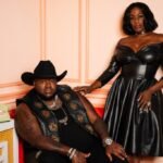 WWE Wrestlepalooza: Guerra e tratado marcam interpretação de ‘Deus Abençoe a América’