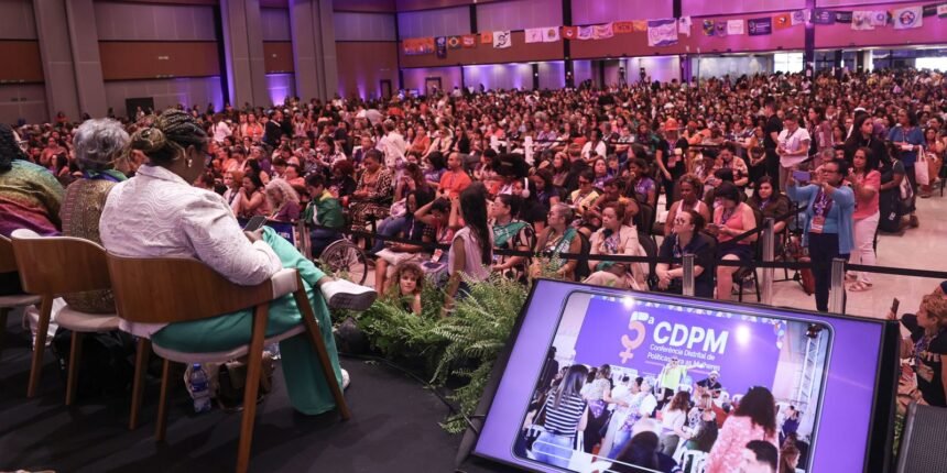 Brasília Debate Políticas para Mulheres: Conferência Exige Inclusão e Diversidade