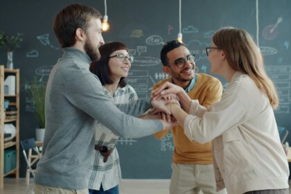 4 hábitos fáceis de líderes que valorizam as emoções da equipe e impulsionam os resultados