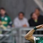 Brasileiro: Palmeiras atropela Vasco e assume vice-liderança