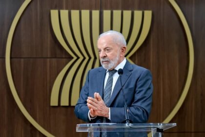 Lula Busca Diálogo com Trump Sobre Sanções a Ministros do STF