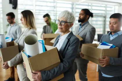 A inteligência artificial vai substituir trabalhadores? Reduções na Amazon indicam que chefes são os primeiros a sair