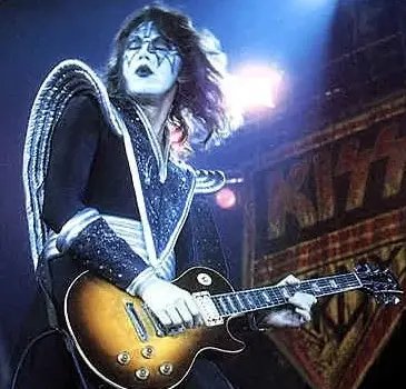 Ace Frehley, guitarrista e fundador do Kiss, falece aos 74 anos nos EUA