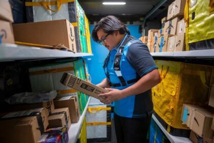 Amazon apresenta óculos inteligentes e investe em entregas rápidas sem depender de celulares