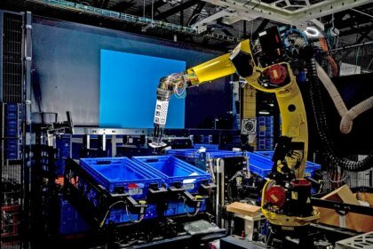 Amazon pretende substituir mais de 500 mil empregos por automação robótica.