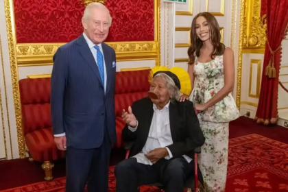 Anitta e Cacique Raoni são recebidos pelo rei Charles III na Inglaterra