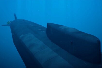 Aqui está uma reescrita do título:

“O poder da arma nuclear russa que pode gerar um tsunami para atingir o inimigo” 

Se desejar, posso sugerir outras variações também. Quer que eu faça?