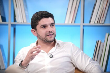 Aqui está uma sugestão para reescrever o título:

“Brasil Terrenos alcança presença em 17 estados em duas décadas e gera lucro de R$ 1,2 bilhão” 

Quer que eu crie outras variações também?