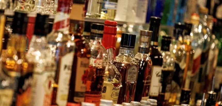 Estabelecimentos em SP registram redução de 80% nas vendas de destilados, mas fluxo de clientes permanece constante