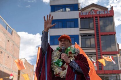 Bolívia escolhe hoje novo presidente em disputa entre dois candidatos pró-mercado