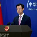 China confirma queda de aeronave americana durante exercícios militares