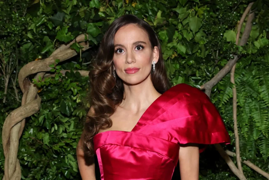 Com 36 anos, ela é uma talentosa especialista em tecnologia e lidera uma startup desejada por Mark Zuckerberg