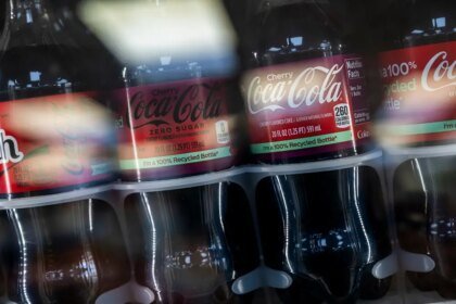 Dois distribuidores da Coca-Cola firmam acordo de US$ 2,6 bilhões
