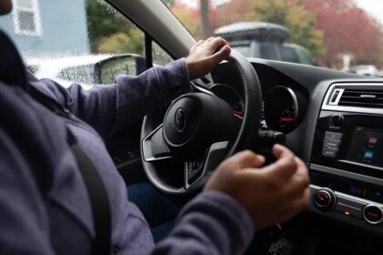 EUA enfrentam dificuldades para quitar empréstimos de veículos — e isso indica um grande risco