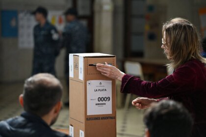 Eleições legislativas na Argentina registram recorde de abstenção