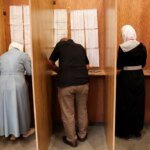 Eleitores votam pela primeira vez após queda de Bashar Assad