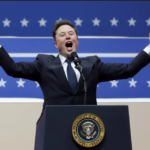 Elon Musk alcança um patrimônio líquido de 500 bilhões de dólares.