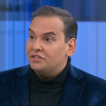 Ex-deputado George Santos menciona “segunda chance” após libertação por Trump