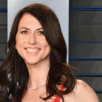 Filantropia da ex-mulher de Bezos destaca esforço para compensar reduções de Trump