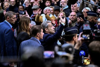 Ex-presidente cumprirá prisão em solitária com 1 hora diária de exercício