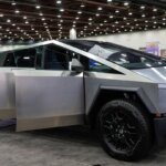 Família processa Tesla após jovem morrer presa em Cybertruck incendiada nos EUA