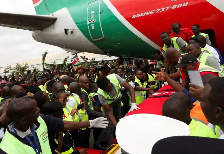 Forças quenianas disparam tiros para o alto e utilizam gás para dispersar multidão em velório