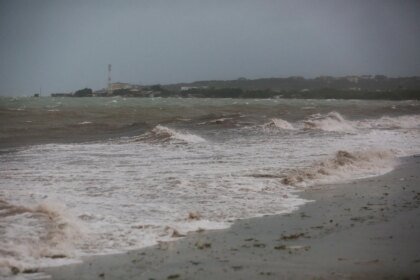 Furacão Melissa alcança categoria máxima ao se aproximar da Jamaica