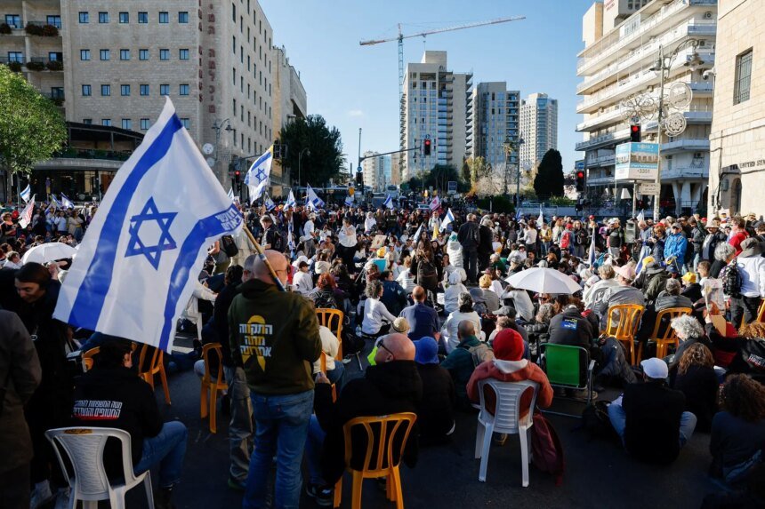 Governo de Israel aprova acordo com Hamas para cessar-fogo e libertação de reféns
