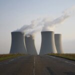 Here are some alternative ways to rewrite the title:

1. Usina nuclear será reativada para fornecer energia à inteligência artificial do Google; acordo pode chegar a US$ 1,6 bilhão.
2. Reativação de usina nuclear para alimentar IA do Google; contrato alcança US$ 1,6 bi.
3. Acordo de até US$ 1,6 bilhão para reativar usina nuclear e abastecer IA do Google.
4. Google fechará contrato de US$ 1,6 bilhão para reativar usina nuclear que suportará IA.
5. Energia para IA do Google virá de usina nuclear reativada em acordo de US$ 1,6 bi. 

Would you like me to adjust the tone or style of these rewrites?