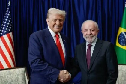 Imprensa internacional observa com cautela e sinais de distensão o encontro entre Lula e Trump