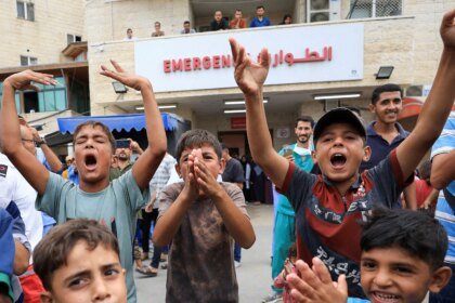 Israel e Hamas firmam acordo de cessar-fogo em Gaza