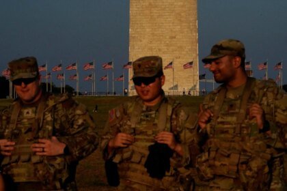 Justiça dos EUA restringe uso da Guarda Nacional enviada por Trump a Illinois