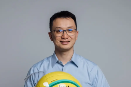 Keeta, a entregadora chinesa, desembarca no litoral paulista do Brasil