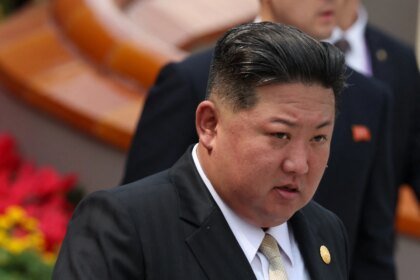 Kim Jong-un inspeciona navio de guerra criado para ‘reprimir provocações inimigas’