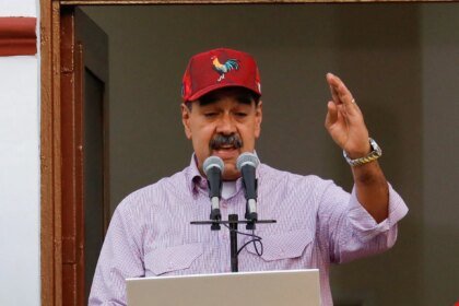 Maduro antecipa o Natal para dia 1º e tenta substituir tensão por festa