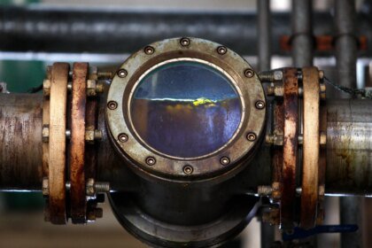 Mercedes-Benz e Be8 reduzem emissões de carbono em 65%