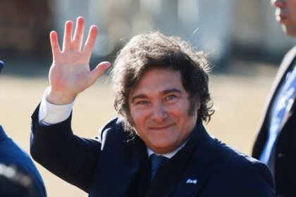 Milei escolhe secretário de Finanças para liderar Relações Exteriores da Argentina