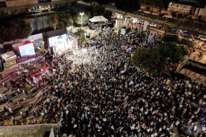 Militares israelenses afirmam que corpo entregue pelo Hamas não corresponde a refém