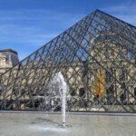 Museu do Louvre reabre para visitantes três dias após roubo de joias