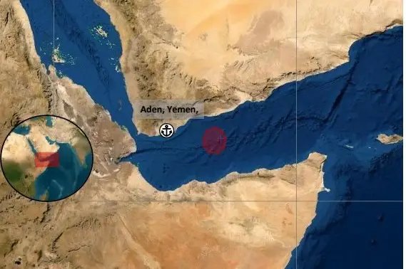 Navio-tanque com GLP pega fogo perto do Iêmen, sem confirmação de atentado