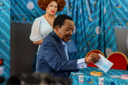 No poder há 43 anos, presidente mais idoso do mundo contabiliza votos para novo mandato