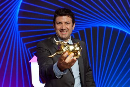 Pablo Spyer explica como criou a história por trás do “Vai, Tourinho”