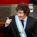 Partido de Milei vence eleições legislativas com 40,8% e fortalece domínio no Congresso