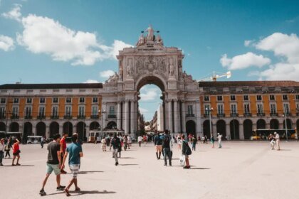 Portugal suspende emissão de vistos para procura de trabalho; medida impacta brasileiros