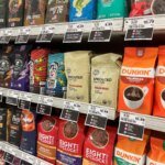 Preços do café sob alta, taxa extra e estoques reduzidos: os impactos do tarifaço nos EUA