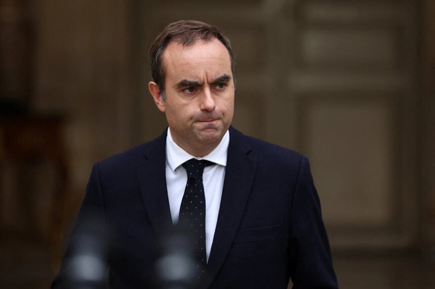Primeiro-ministro francês Sébastien Lecornu renuncia, agravando crise no país